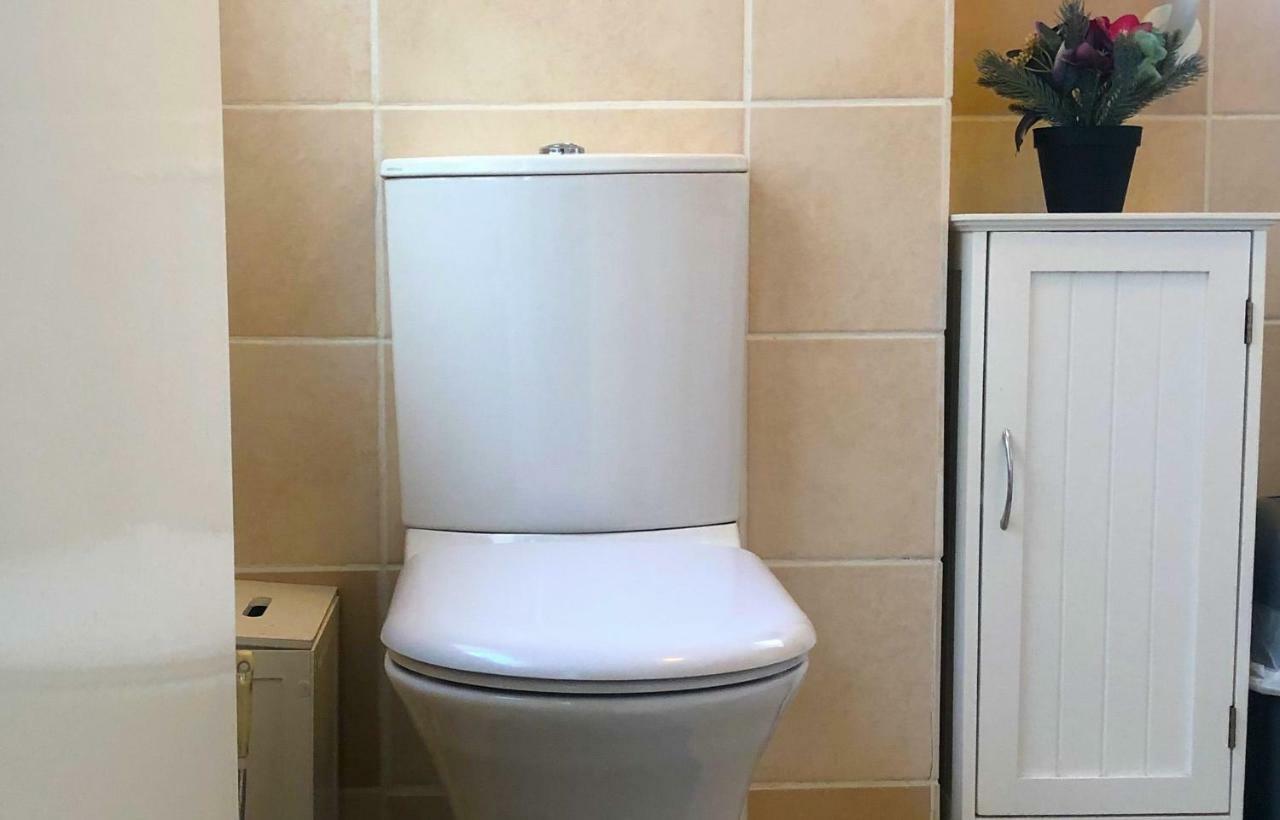 33Sm12 Dreams Unlimited Serviced Accommodations Staines Stanwell Eksteriør billede